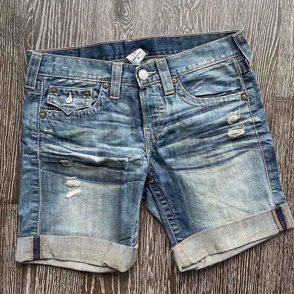 NWOT True Religion Women Boyfriend Shorts, Size 28 - Picture 2 of 2